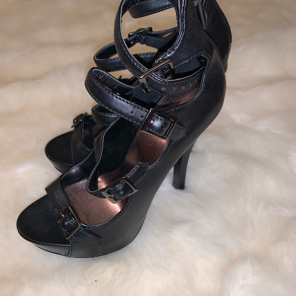 Bakers Leatherette Strappy Heel - Picture 4 of 9